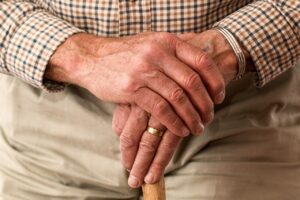 Résidences séniors modernes offrant confort et sécurité aux retraités